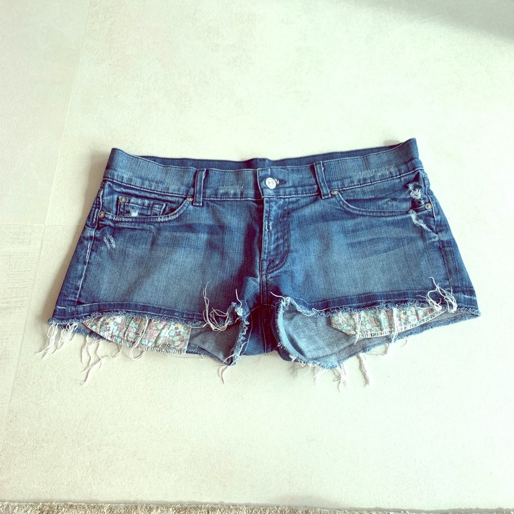 7 jean shorts with flower pockets